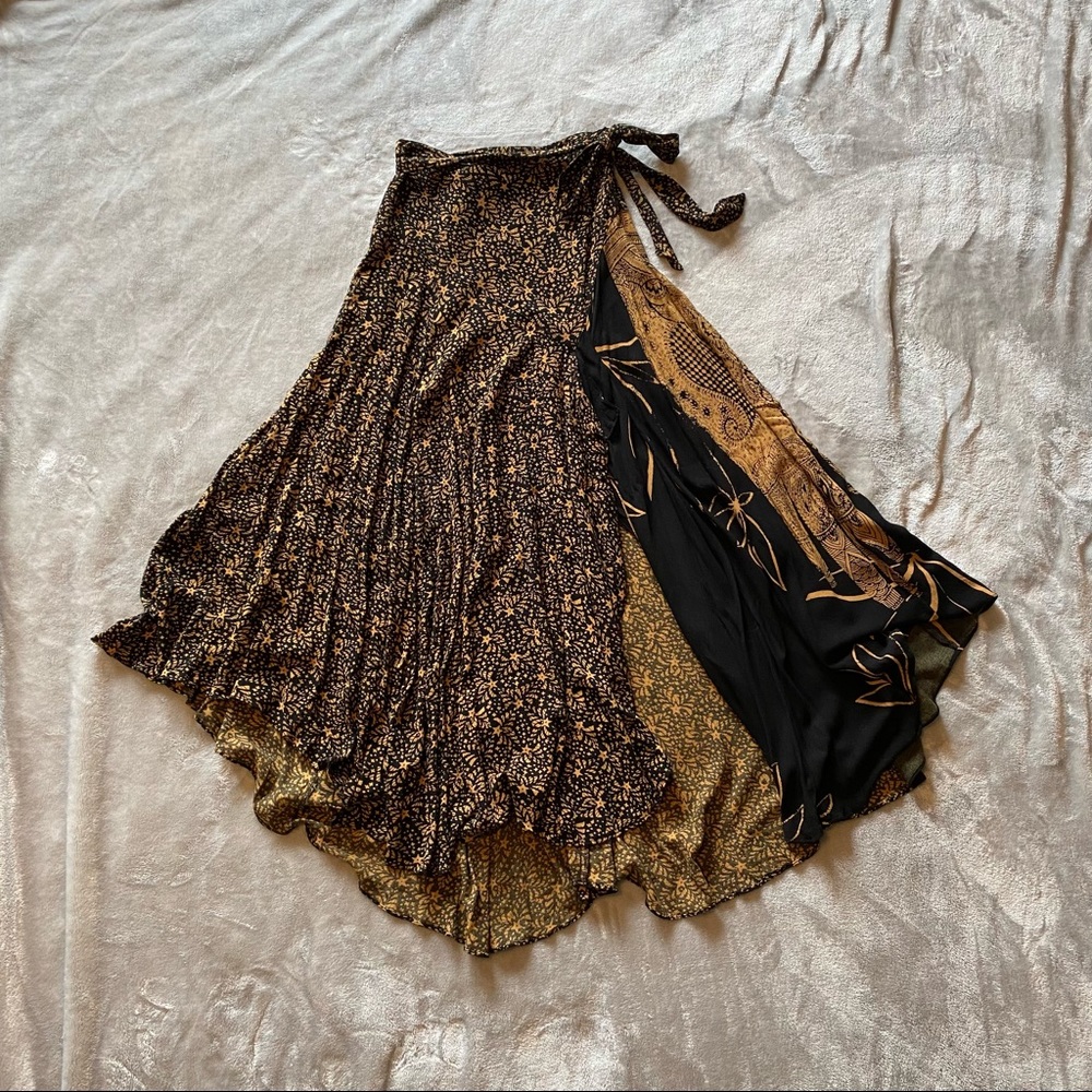 Flowy gold and black star skirt